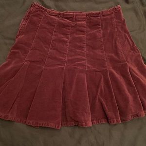 burgundy pleated mini skirt😇 very fall vibes🪷⭐️